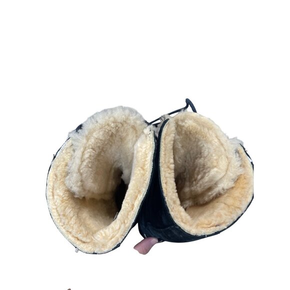 Ugg womans Black leather sheepskin lined Midcalf Winter Boots Sz 6 SKU 9533 - Picture 15 of 16